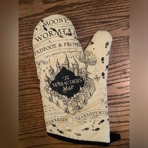 Harry Potter Marauder’s Map Oven Mitt